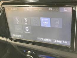 【純正ナビ】一体感のあるナビは、高級感ある車内を演出してくれます。Bluetooth再生などオーディオ機能も充実しておりますので、運転もより楽しめます♪