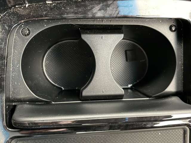 ガリバーではクルマが入荷したら、各部位が交換されていないか、修理した跡がないか、曲がりや歪み、凹みなどがないかを徹底的に検査しています。