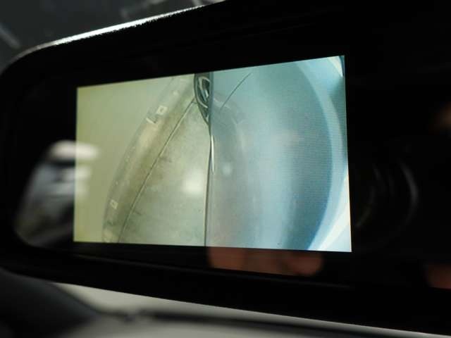 サイドカメラ装着車です。