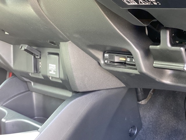 ETC付いてます。ETCが使用可能な道路通行料はキャッシュレスでスマートに走行できます。再セットアップして納車致します。