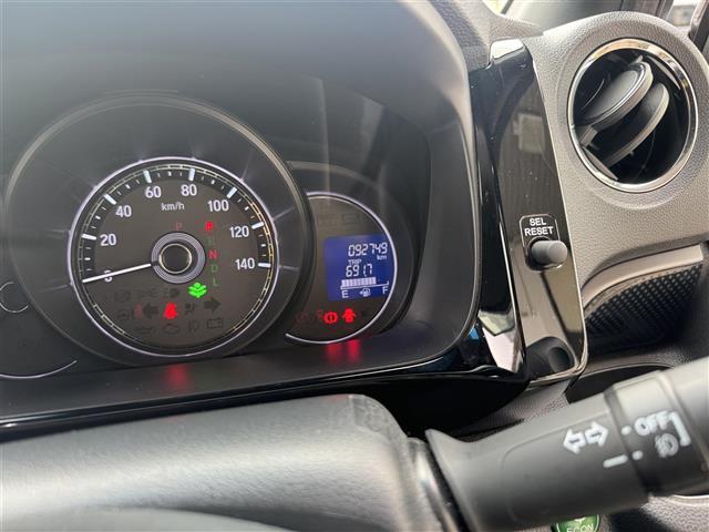 【スピードメーター】メーターがシンプルで見やすく運転しやすいですね！