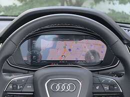 ●走行中でも最小の視線移動で必要な情報が得られるよう設計されています。単なる目新しい「デジタルパネル」ではなく、ドライバーが快適に運転することができる高機能の「バーチャルコックピット」です。