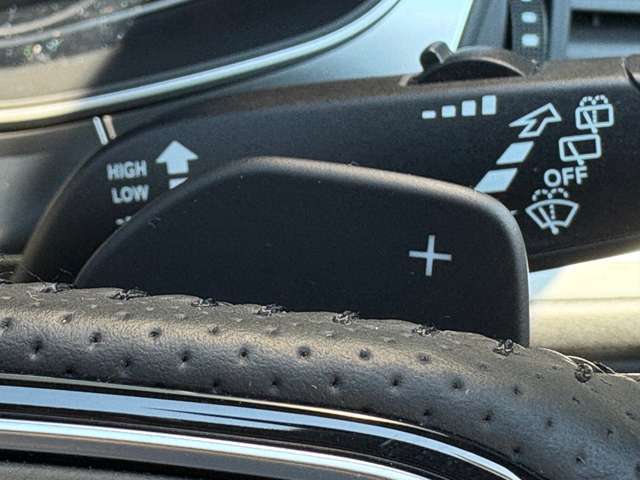LIBERALAでは複数のメーカーのお車をワンストップで乗り比べしていただける唯一の輸入車ブランド店舗です。お気軽にお立ち寄りいただき心ゆくまでその性能をご堪能してください。