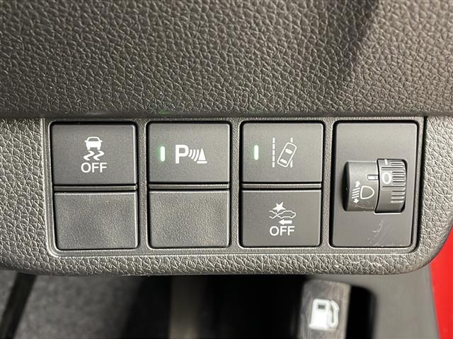 【運転席操作部】快適なドライブを楽しむための機能が装備されています！運転席から触れるので、使いやすいです！除菌プランいれていただくと、さらに清潔で安心していただけます！