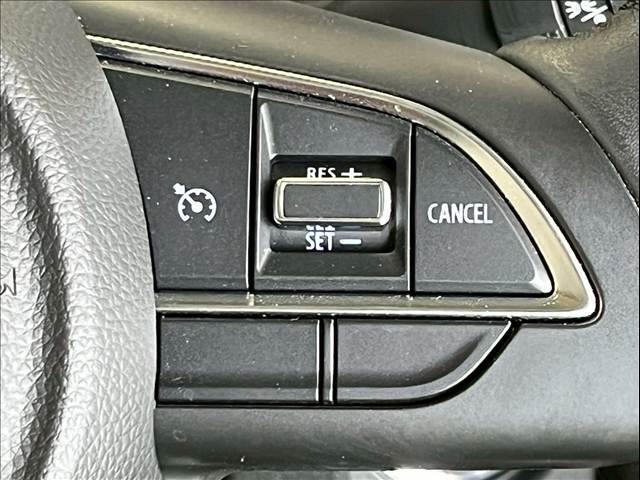 【クルーズコントロール】アクセルペダルを踏まずに設定した車速を保つ事が出来ます。高速運転やロングドライブで活躍します。