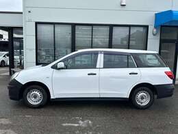 左うしろドアに凹みがあります。修理もできます。ご相談ください