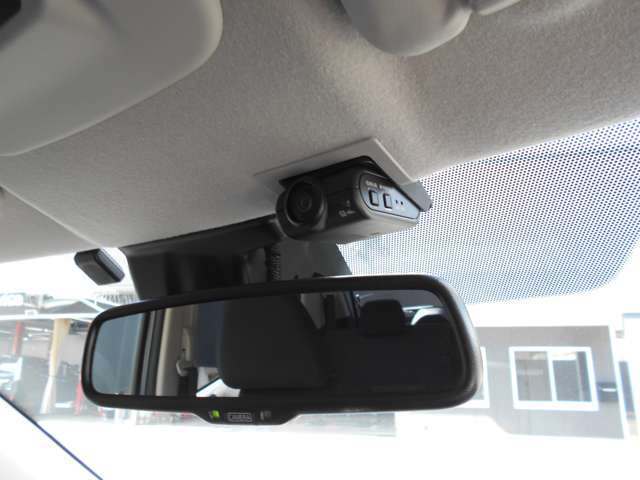 室内も録音録画しています。車上荒らし対策としてアピールするのもいいですね。