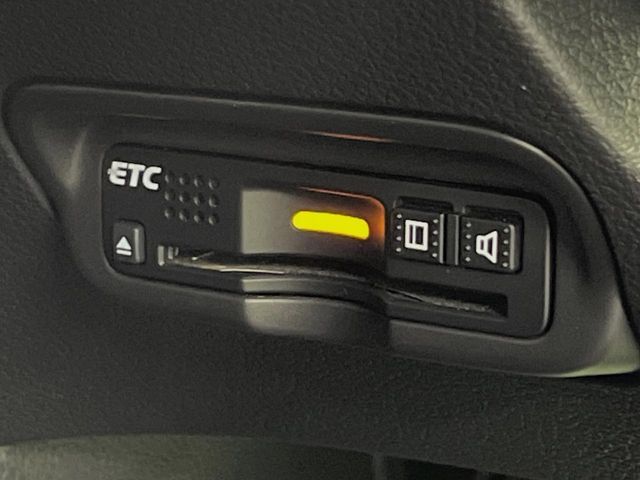 【ETC】高速道路の料金所をストレスなく通過！話題のスポットやサービスエリアに多い「スマートIC」利用時は必須のアイテムです。当店でセットアップを実施、ご納車当日からすぐにご利用いただけます！