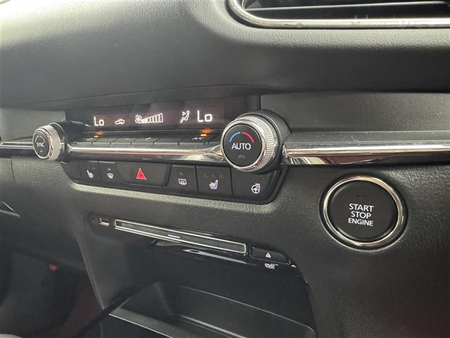 【運転席操作部】快適なドライブを楽しむための機能が装備されています！運転席から触れるので、使いやすいです！除菌プランいれていただくと、さらに清潔で安心していただけます！