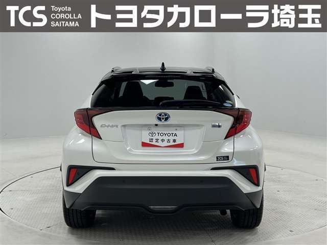 外板色はブラック/ホワイトパールクリスタルシャイン2トーン（2NA）！ボディサイズは全長438×全幅179×全高155センチ！車幅の関係上、3ナンバー登録となります！