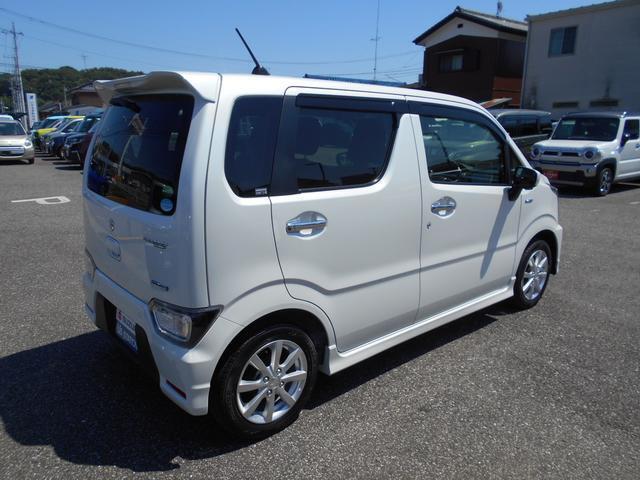 座っている人や置いてある荷物が見えにくくなっているので、プライバシーの確保が出来ます。