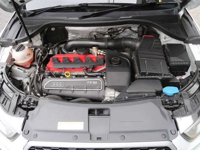 直列5気筒DOHCICターボ、総排気量2,480cc