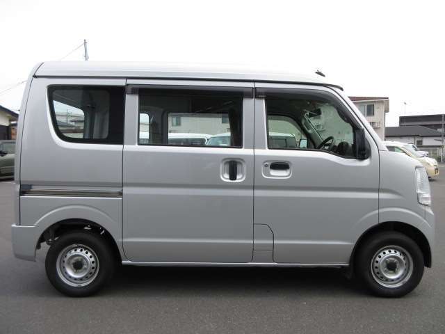 右側面より撮影☆無料保証付き販売車です！ ☆全国どこへでも！ 陸送可能(有料)ですので、県外の方も是非ご相談ください！