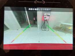 【バックカメラ】運転席から画面上で安全確認ができます。駐車が苦手な方にもオススメな便利機能です。