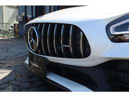 後期モデルの為パナメリカーナグリルです。