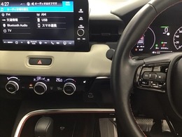 ホンダ純正メモリーナビ搭載なので、遠方へのドライブもお任せ下さい！ステアリング左手側にオーディオ関連のコントロールスイッチを配置しています。操作時は視線を逸らすことなく運転に集中できます