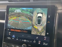 【パノラミックビューモニター】専用のカメラにより、上から見下ろしたような視点で360度クルマの周囲を確認することができます☆死角部分も確認しやすく、狭い場所での切り返しや駐車もスムーズに行えます。