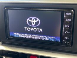 【純正メモリナビ】ナビゲーション機能はもちろん、多彩なメディアをお使いいただけます。地デジTV、Bluetooth接続、CD再生も可能！