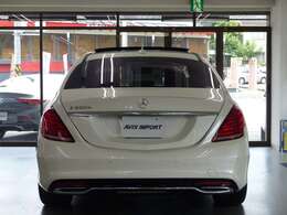 ブラックハイグロスポプラウッドパネルの組み合わせ！！　新開発ハイブリッドモジュールが組み合わされた2.2L 直列4気筒BlueTECディーゼルターボエンジンと7G-TRONICプラス＆