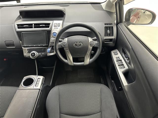【運転席】座り心地が良いシートなので長時間の運転でも快適にお過ごしいただけます。新品のフロアマットのご注文も可能です。掲載箇所以外にご希望の写真がございましたらお気軽にお問い合わせ下さい。