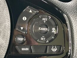 【アダプティブクルーズコントロール】高速道路での長距離走行が楽に！！自動で速度を保つクルーズコントロールが、衝突軽減システムと連携し、前方の車両を感知して車間を保つように速度調節してくれます！！