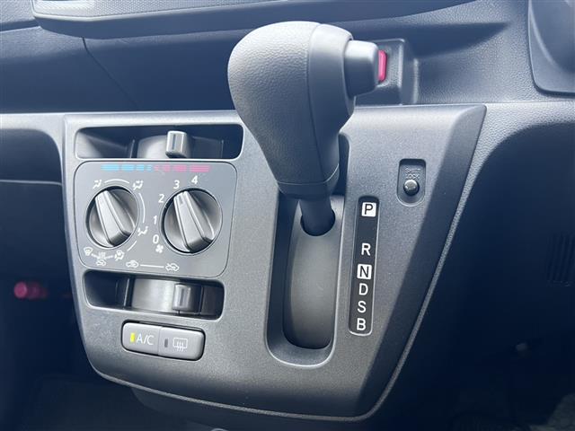 【　シフト　】シフトも操作しやすく快適なドライブを楽しんでいただけます♪