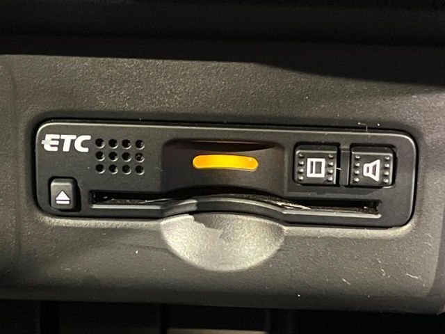 【ETC】高速道路の料金所をストレスなく通過！話題のスポットやサービスエリアに多い「スマートIC」利用時は必須のアイテムです。当店でセットアップを実施、ご納車当日からすぐにご利用いただけます！