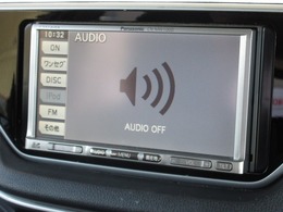 ナビゲーションはパナソニックメモリーナビ（CN-MW100D）を装着しております。AM、FM、CD、DVD再生、ワンセグTVがご使用いただけます。初めて訪れた場所でも安心ですね！