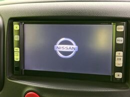 【純正ナビ】人気の純正ナビを装備しております。ナビの使いやすさはもちろん、オーディオ機能も充実！キャンプや旅行はもちろん、通勤や買い物など普段のドライブも楽しくなるはず♪