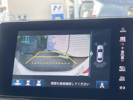 【バックカメラ】駐車時に後方がリアルタイム映像で確認できます。大型商業施設や立体駐車場での駐車時や、夜間のバック時に大活躍！運転スキルに関わらず、今や必須となった装備のひとつです！