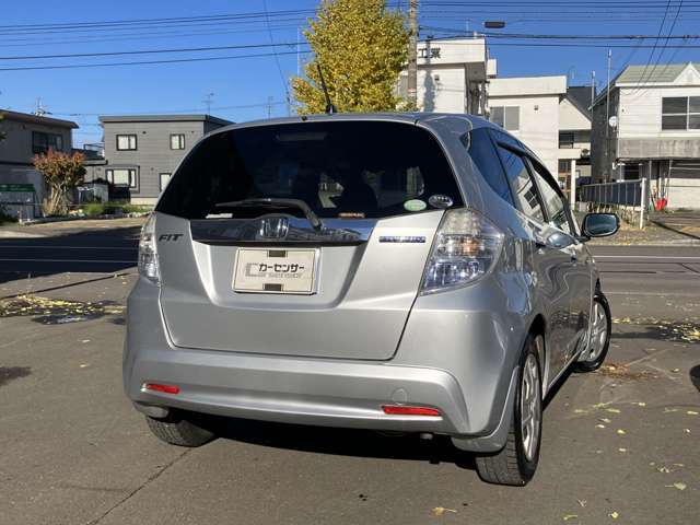 横滑り防止システムも付いて冬の走行も安心です。