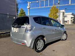 アイドリングストップ装着車で燃費向上に繋がります。