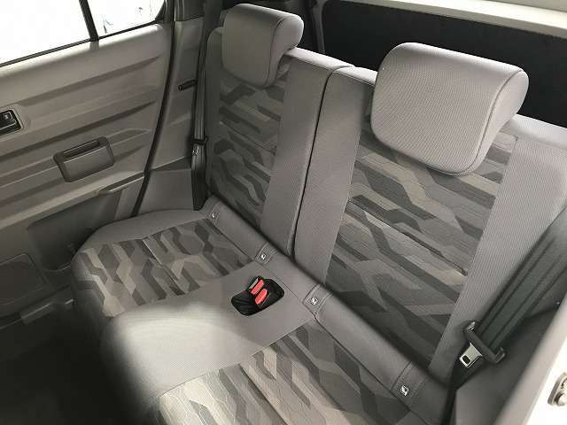 ご購入後には洗車も欠かせませんよね！？当店では、洗車のプロが普段お手入れが行き届かない箇所も済み済みまで綺麗にしています！