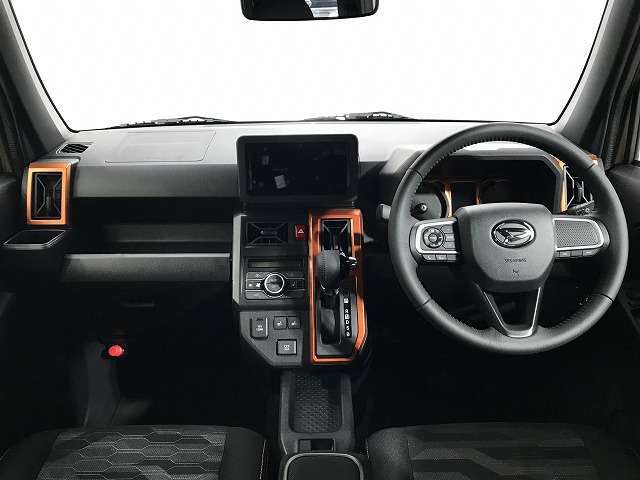 万が一に備えての代車も完備！代車にもナビやETC、バックカメラを装着！！さらに、無料貸し出し！
