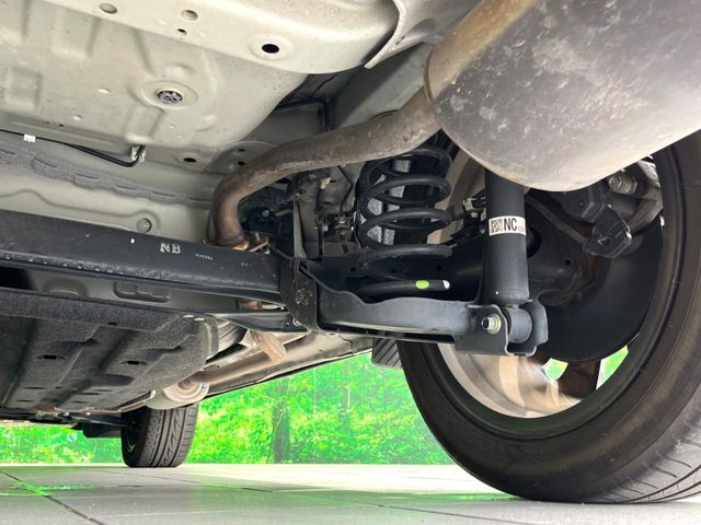 お車を安心してお乗りいただく為には、足回りの定期点検が欠かせません。サービスサポート（有償保証）では無料点検もご提供しており、安心のカーライフをお過ごしいただけるサポート体制が整っています。