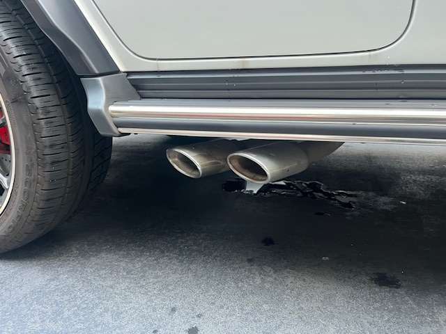 メルセデスの広いトランクルームはゴルフバックは勿論、様々な荷物の収納に役立ちます。実際に収納をお試しいただけますのでお気軽にご相談ください。