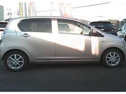 当社の在庫は仕入れにこだわりを持ってます！ミニバンは両側電動スライドドア、7人乗り、後席モニター、セダンではサンルーフ、革シート、ハーフレザーシート、その他でもETC、バックカメラ、ナビなどを各車装備