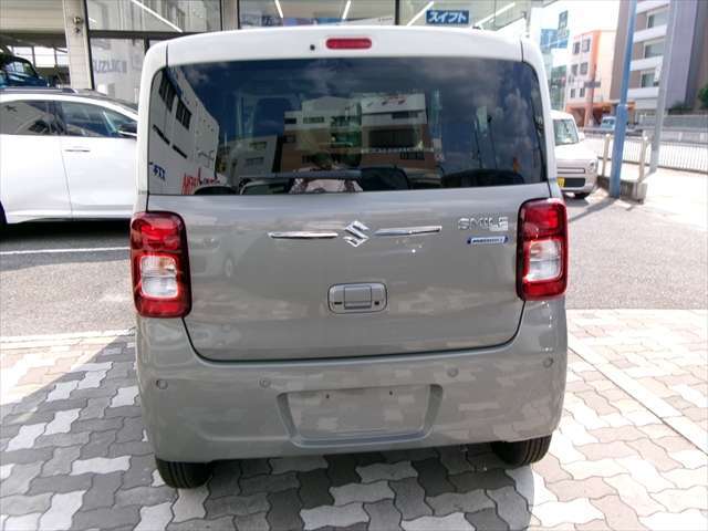 【陸運局認定指定車検工場完備】国家資格検査員1名・国家資格整備士3名で、お客様の大切な愛車を末永く安心サポートさせて頂きます！当店おすすめ安心メンテパック加入で3年間のメンテナンスと車検がお得！