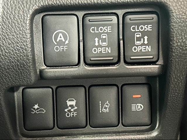 【両側電動スライドドア】運転席よりボタンひとつで開閉可能なスライドドアです。雨の日のお迎えなどに役立ちますね。