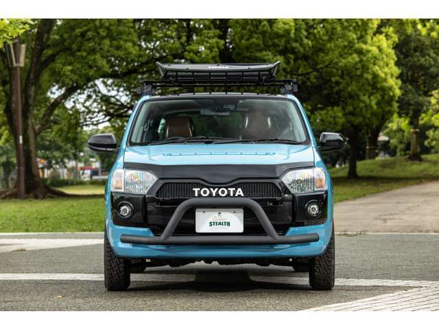 メッシュグリル　TOYOTAエンブレム施工　スムージングパネル