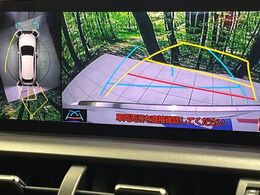 【パノラミックビューモニター】専用のカメラにより、上から見下ろしたような視点で360度クルマの周囲を確認することができます☆死角部分も確認しやすく、狭い場所での切り返しや駐車もスムーズに行えます。