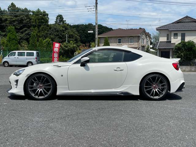 【コンディションチェック】スポーツカー選びをするうえでもっとも大事にしたいコンディションチェック。GTガレージでは併設工場にて全車事前コンディションチェックを実施。診断結果をもとにご案内いたします。