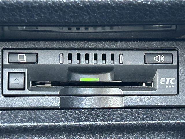 今や必需装備となりつつある、【ETC】搭載車！当店でセットアップが可能ですので、ご納車当日からご使用が可能です！高速道路料金のお支払いが楽々です！