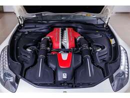 6262ccのV12エンジンからは660CVのパワーを発揮いたします。