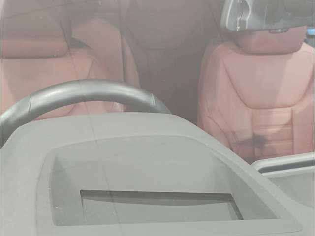 【ボディコーティングで新車時の輝きを】ご納車前にボディを磨き上げ下地処理を行った上で、コーティングを施工します。軽微な小傷も無くなりより新車時の輝きに近い状態でお届けできます。ぜひご用命下さい！
