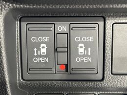 【両側パワースライドドア】スマートキーや運転席のスイッチで後席両側スライドドアの開閉が可能♪電動だから力を入れてドアを開ける必要が無く、小さなお子様でも簡単に開け閉めでき快適です♪