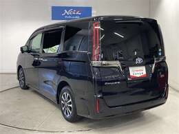 クールで頼もしい外観。それでいて居心地の良い空間。