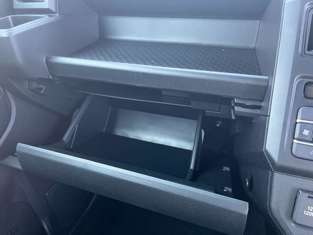 ☆車の保険は買ったところで加入するのがベストです。保険に関しても大手保険代理店をしておりますので安心してお任せください。不慮の事故の際も自社鈑金工場と連携して修理を進めてまいります☆