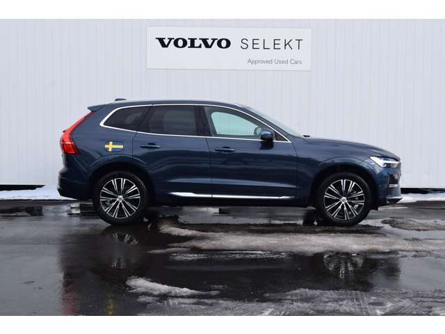 ◆サイド/流麗なプロポーションはVOLVO車の真骨頂。「美しいものと共にありたい」というオーナーの願いを満たします