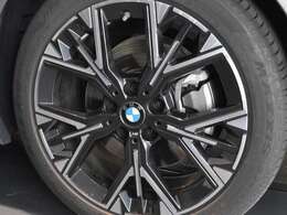 保証に関しましては全国どこのディーラーでもご使用いただける認定中古車保証が付きます。アフターメンテナンスもお近くのディーラーにて行うことができますので安心してお乗りいただけます。